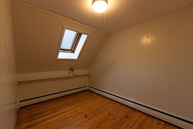 Building Photo - Spruce (294)