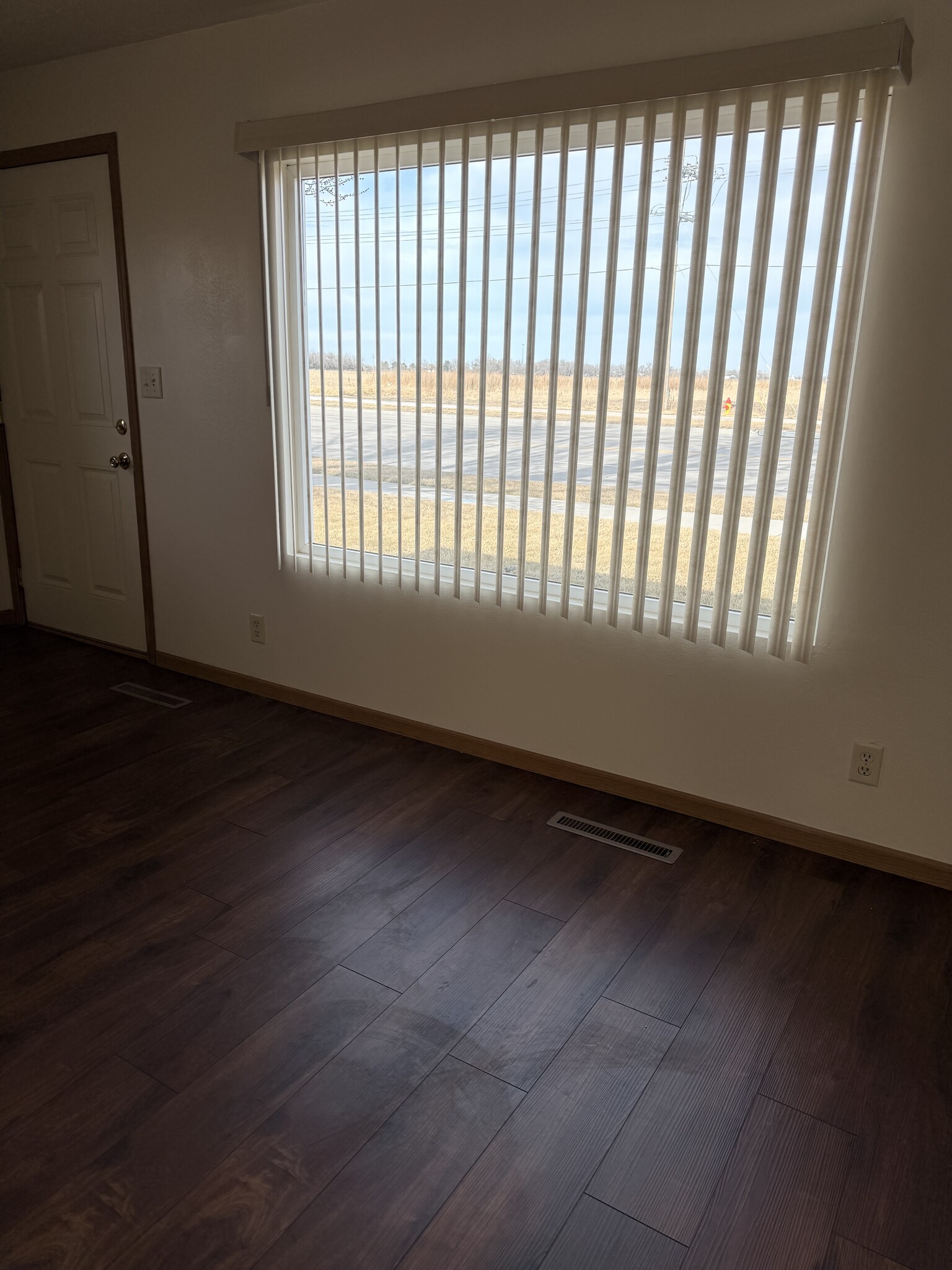 Building Photo - 2721 W Capital Ave