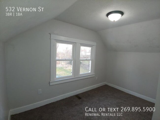 Building Photo - 532 Vernon St