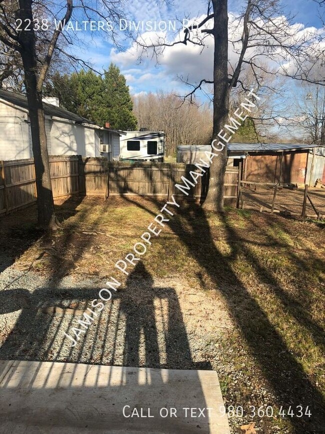 Building Photo - 2238 Walters Division Rd