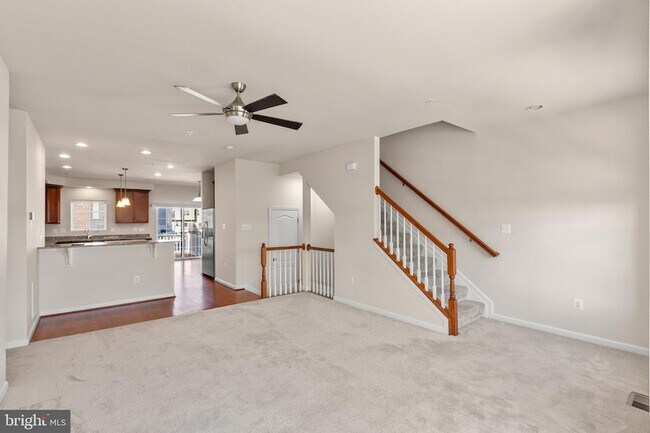 Building Photo - 5345 Tweeddale Pl