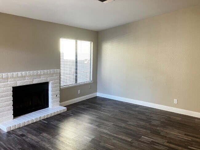 Building Photo - 3559 Guadalupe Ave