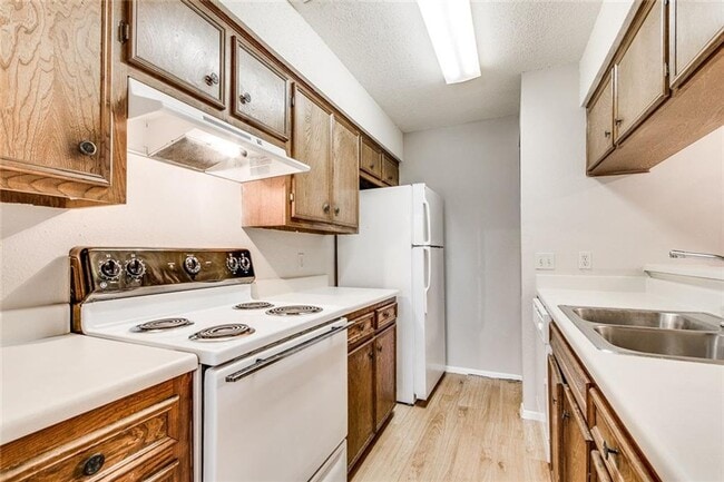 Building Photo - 10616 Mellow Meadow Dr