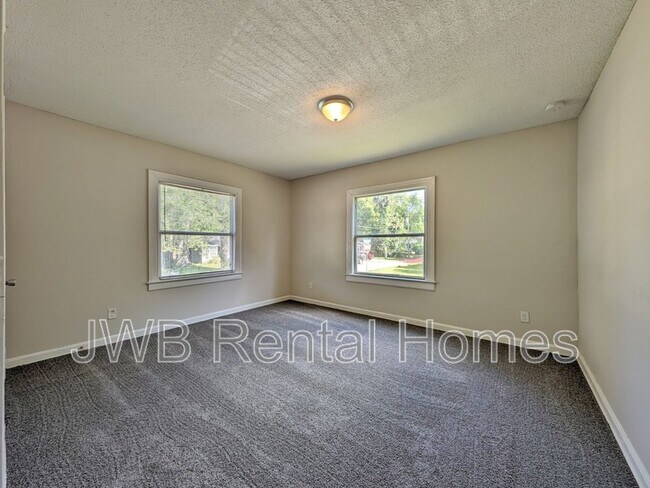 Building Photo - 2824 Fleming St