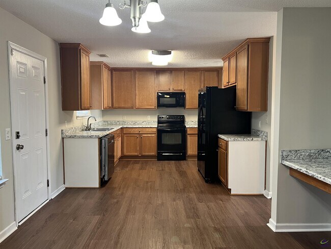 Building Photo - 401 Timberwind Dr