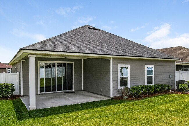 Building Photo - 15658 Spotted Saddle Cir