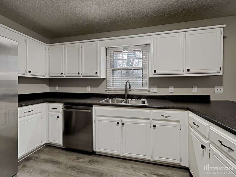 Building Photo - 730 Brushy Ridge Dr