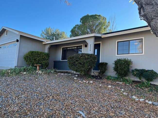 Primary Photo - Modern, updated 3B/2B with fenced yard and sun room in Cottonwood