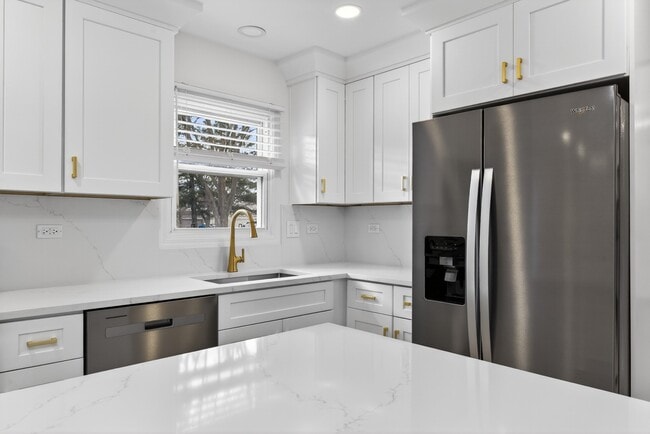 Building Photo - 2301 Providence Ct