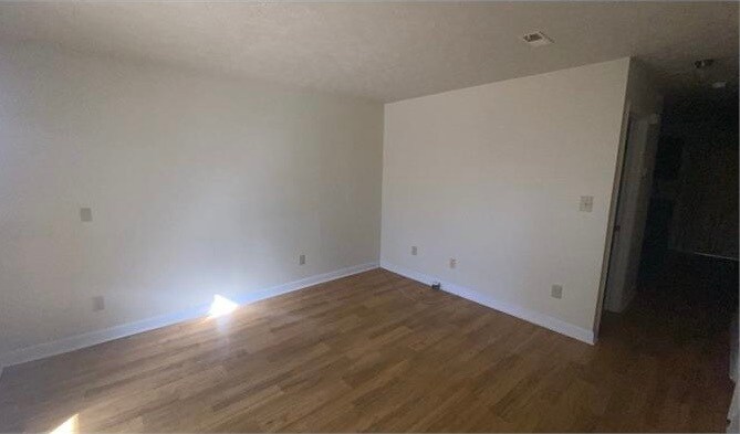 Den - 5878 Aftonshire Dr