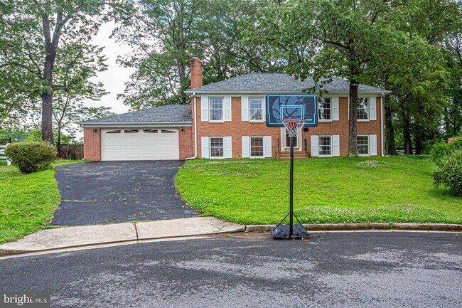 Building Photo - 5001 Ninian Ct