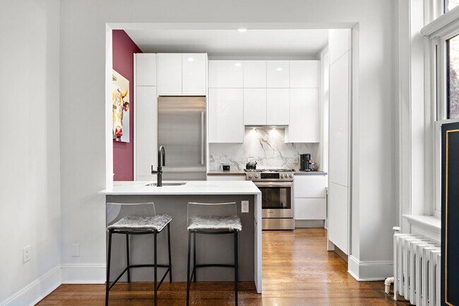 Building Photo - 937 Washington St