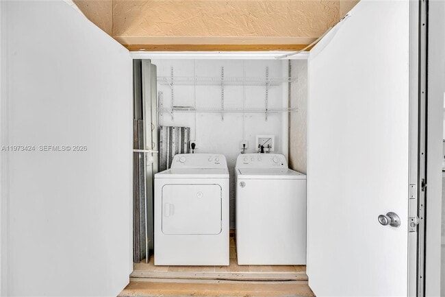 Building Photo - 151 SW 117th Ave