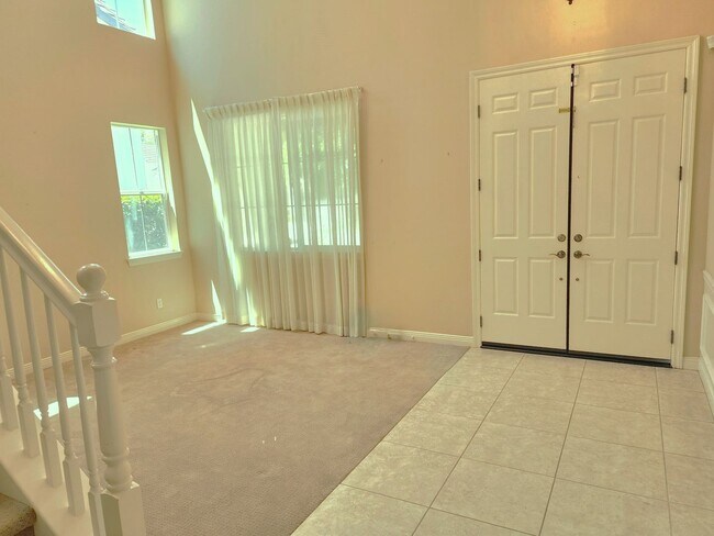 Building Photo - Beautiful 5BD, 3BA, 2,871 Sq. Ft. Home In ...