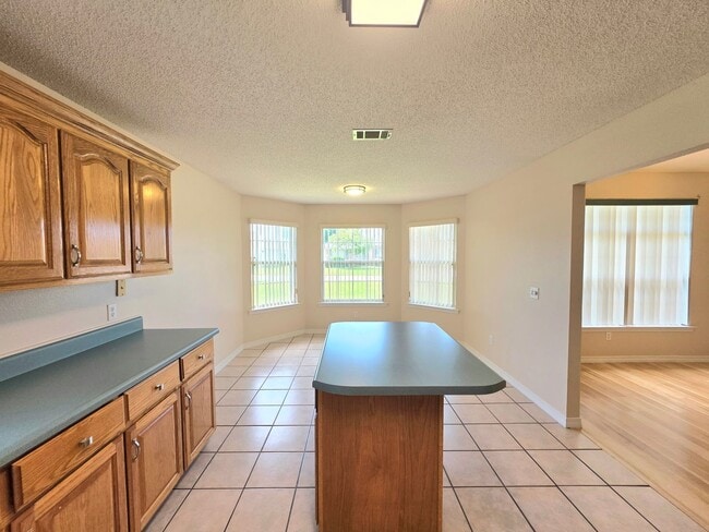 Building Photo - 3 Bedroom Home Near NAS Pensacola