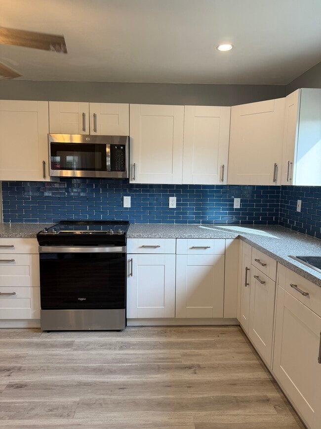 Building Photo - 432 Pepper St