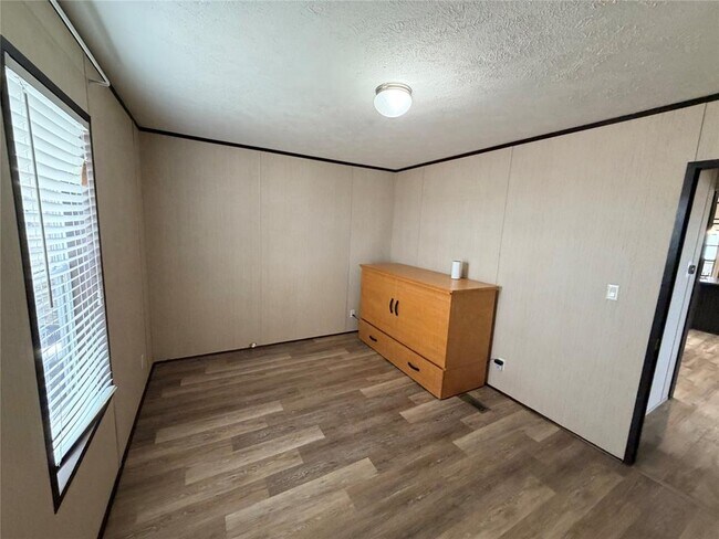 Building Photo - 17310 State Hwy 95