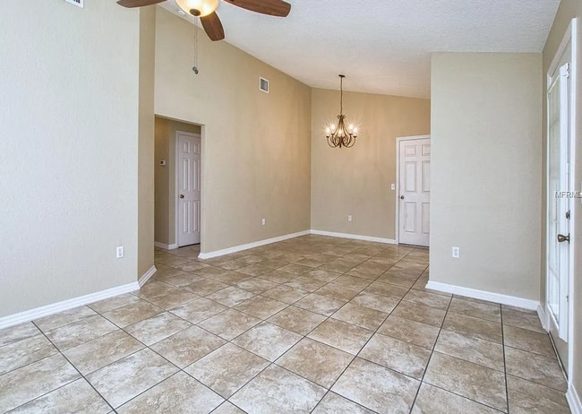 Building Photo - Charming 3/2 with large fenced yard!