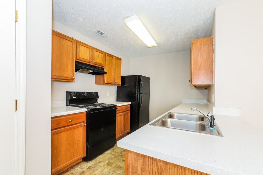 Building Photo - 2286 Strathmoor Manor Dr
