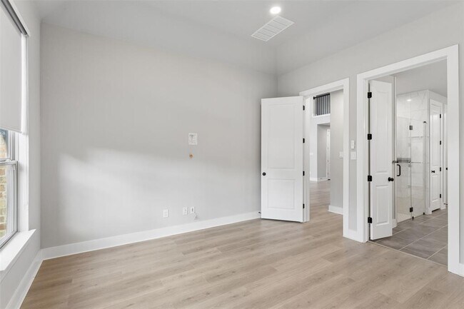 Building Photo - 1508 Cardinal Ln