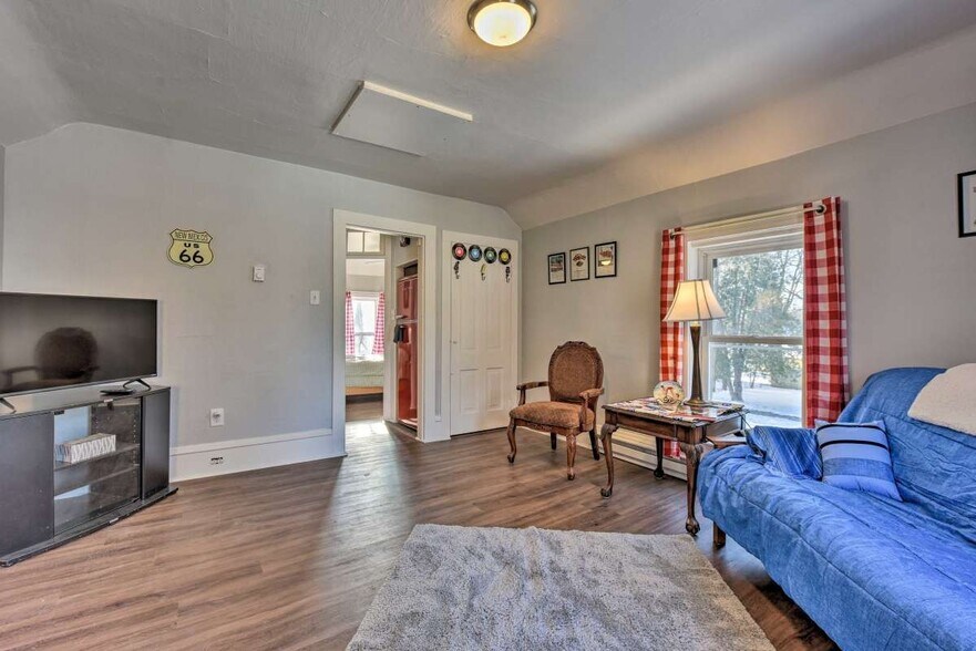 living room - 1012 10th St E