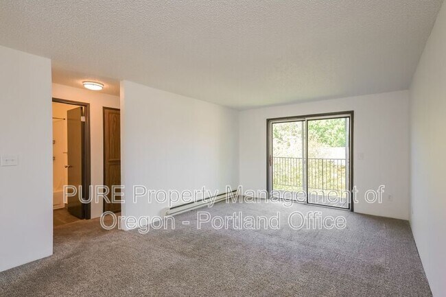Building Photo - 14212 NE Sandy Blvd