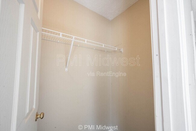 Building Photo - 2781 Grand Fir Dr