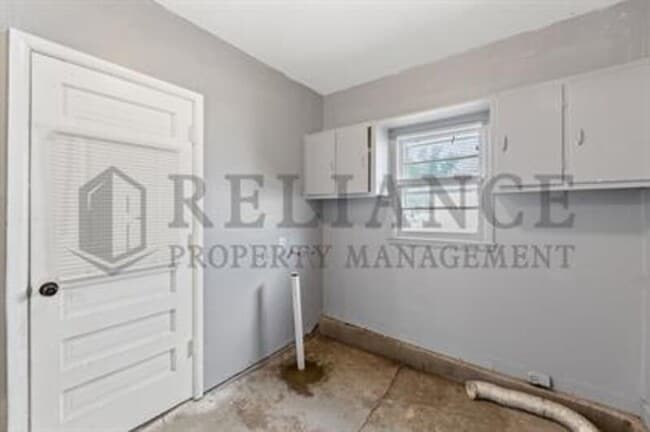 Building Photo - 1602 Luther E