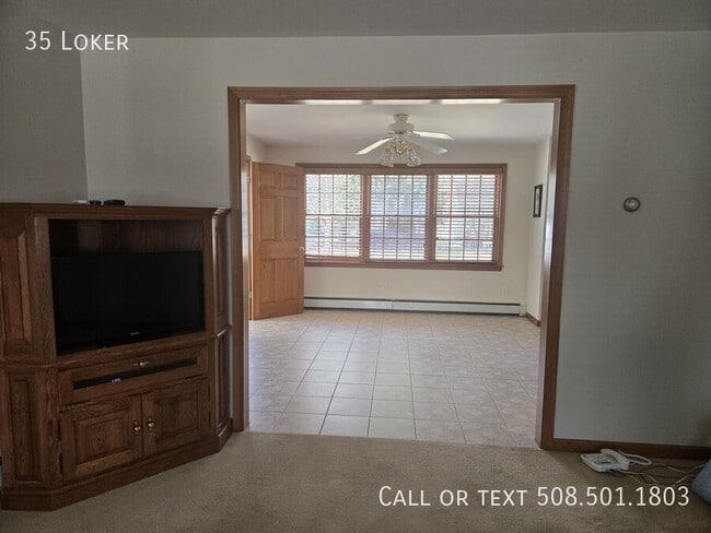 Building Photo - 35 Loker-