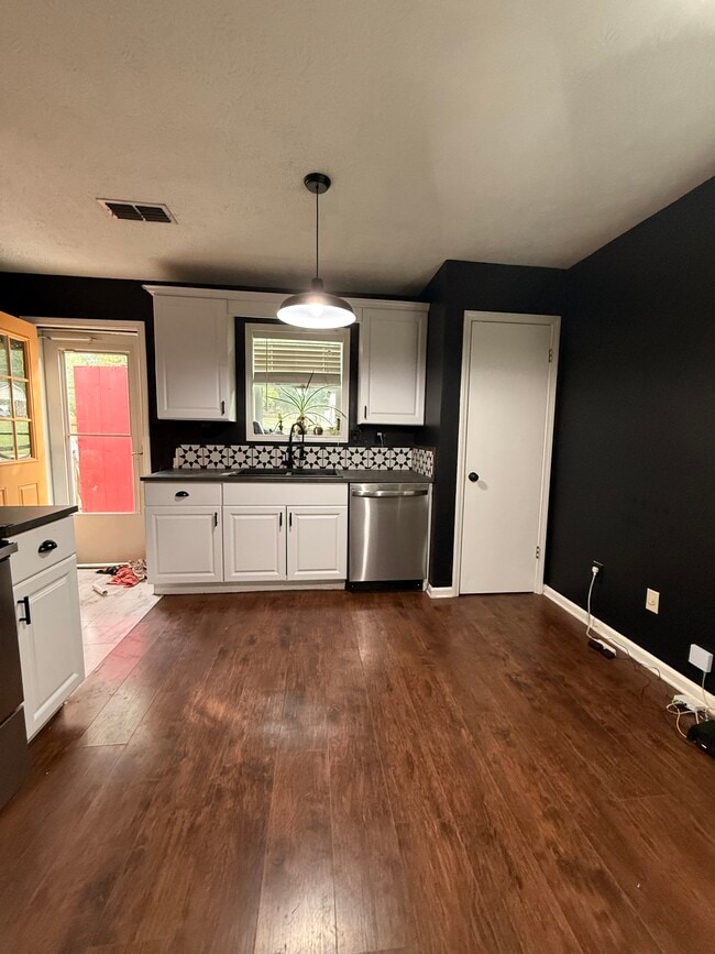 Building Photo - 5 Markwood Ln