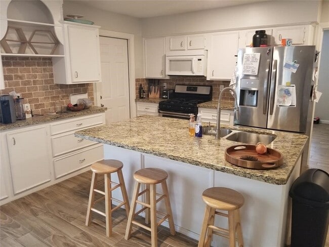 Building Photo - 2 E White Willow Cir