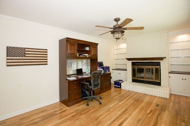 Building Photo - Stunning home in Weymouth Woods Southern P...