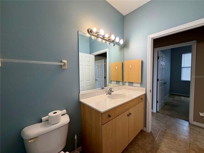 Building Photo - 1204 S San Mateo Dr