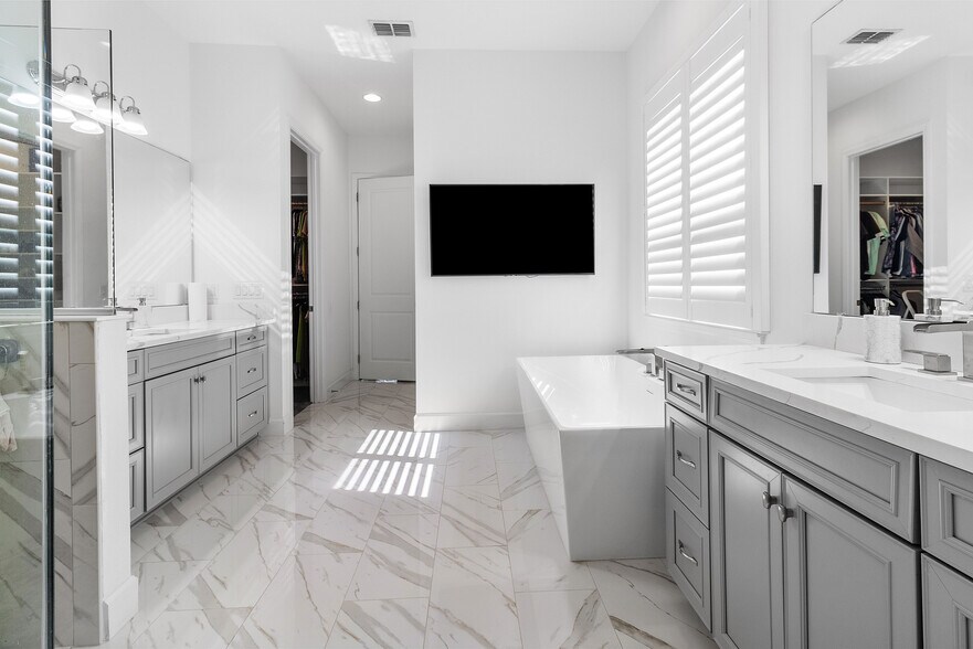 Building Photo - 7531 Mandarin Grove Way