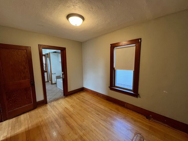 Building Photo - 3 Bed 1 Bath Single Family Home in Wausau