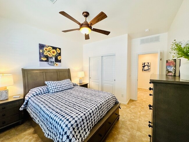 Building Photo - Long Term Fully Furnished 2 Bedroom with D...