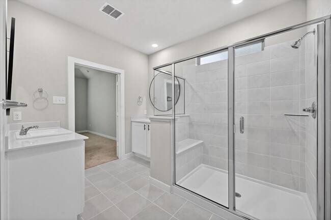 Building Photo - 222 Goosewood Dr