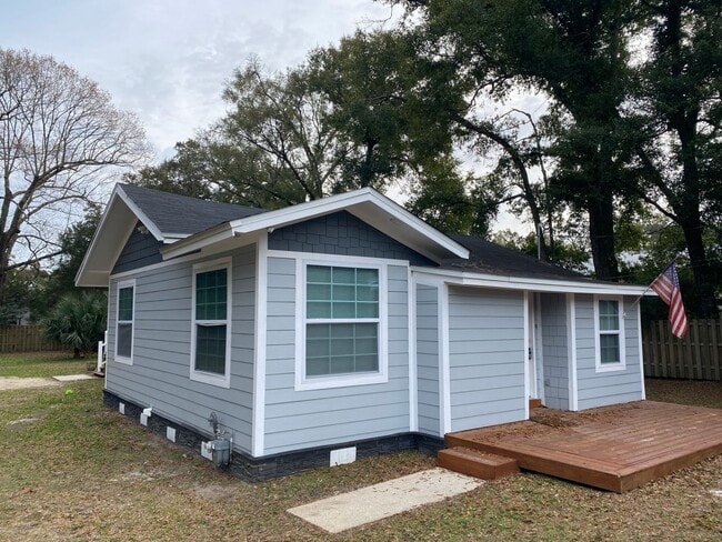 Primary Photo - Beautifully renovated home!
