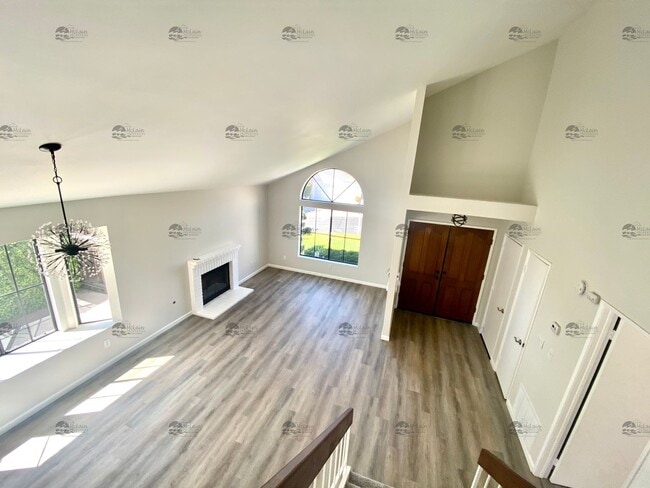 Building Photo - Updated 3BD/2BA with Air Conditioning