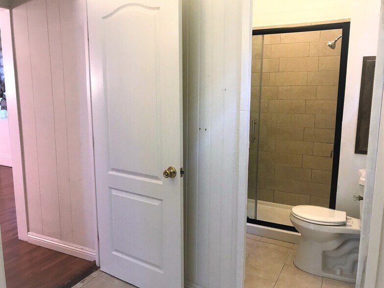 Building Photo - 2531 Ridge Rd