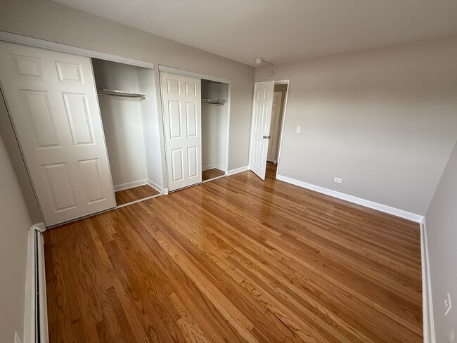 Building Photo - 3001 N Thatcher Ave