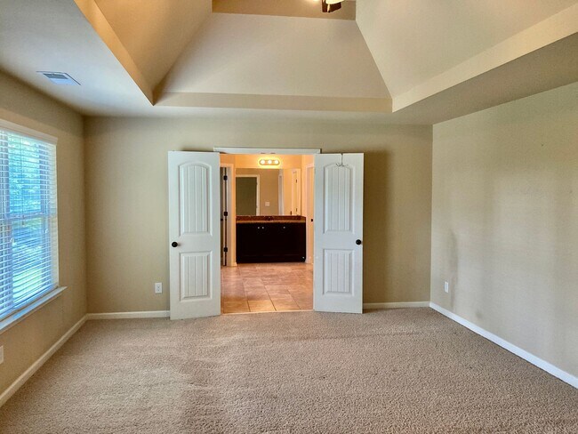 Building Photo - Spacious Grovetown Home