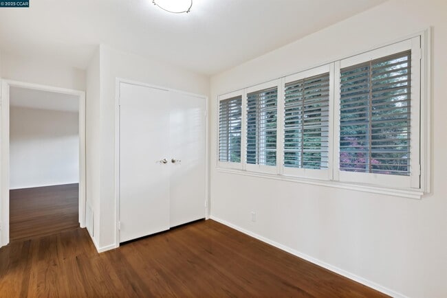 Building Photo - 2201 Quiet Pl Dr