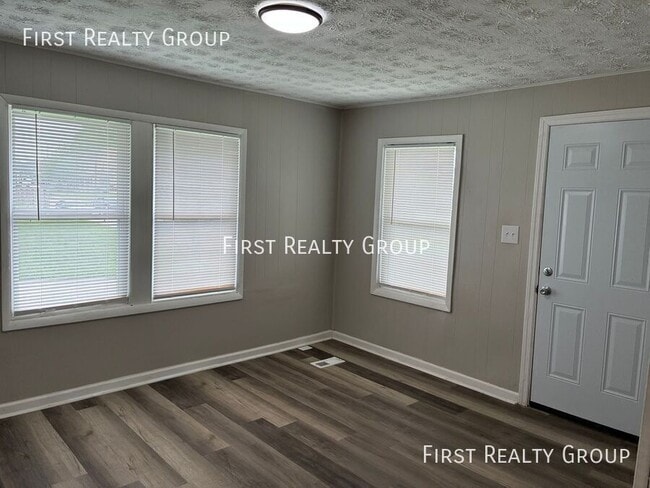 Building Photo - 1671 Gummer Ave