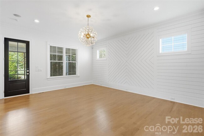 Building Photo - 404 Iverson Way