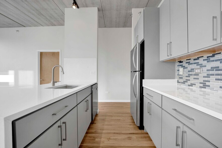 Building Photo - 630 N Franklin St