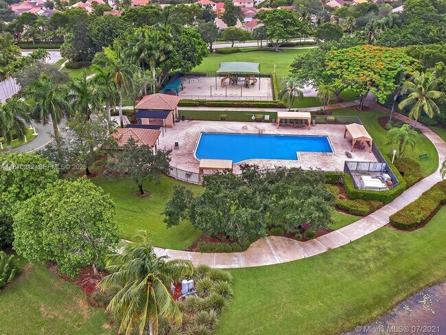 Building Photo - 784 Chimney Rock Rd