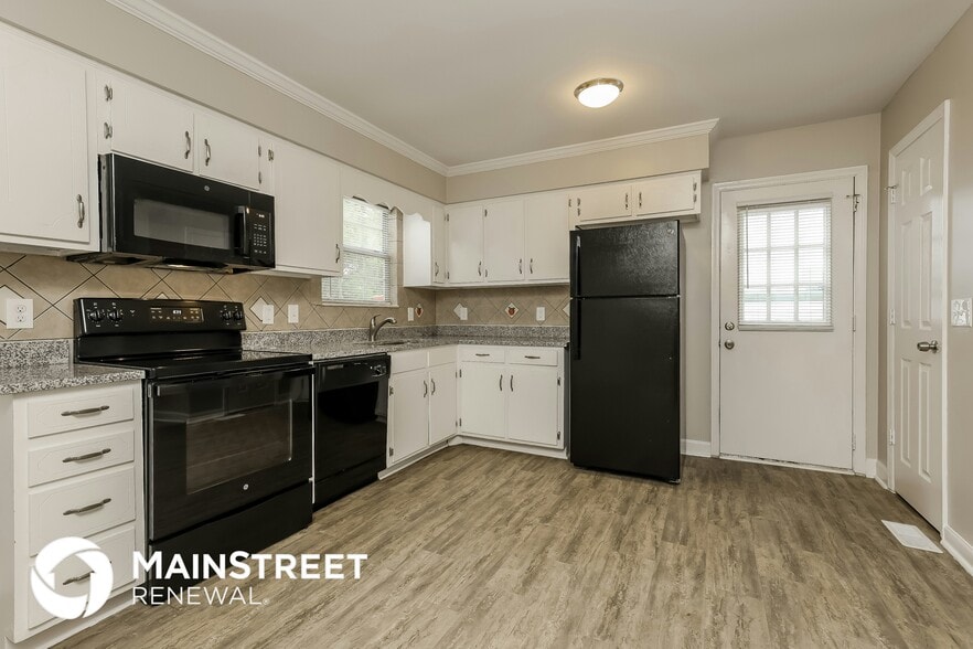 Building Photo - 3113 Stoneybrook Cir