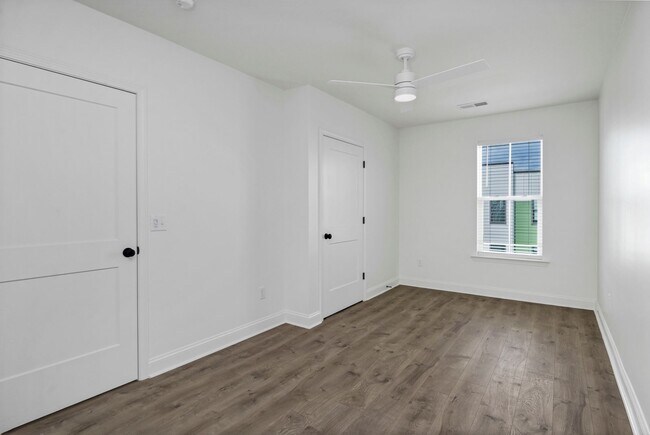 Building Photo - 609 S Edisto Ave