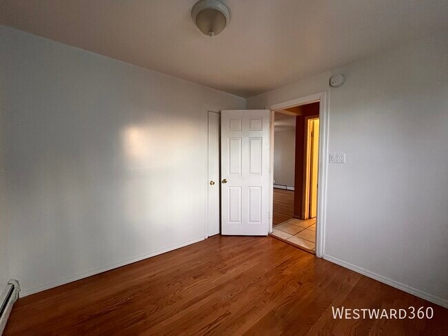 Building Photo - 1622 N 40th Ave